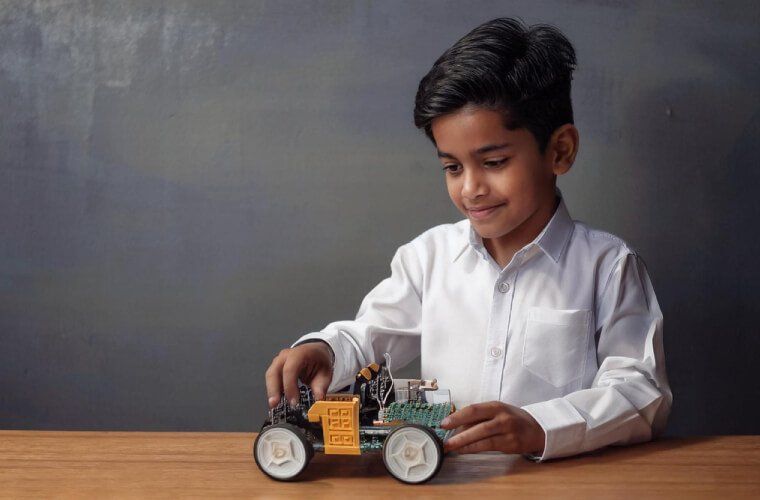 Creator Program - Intermediate STEAM and coding workshop for young learners